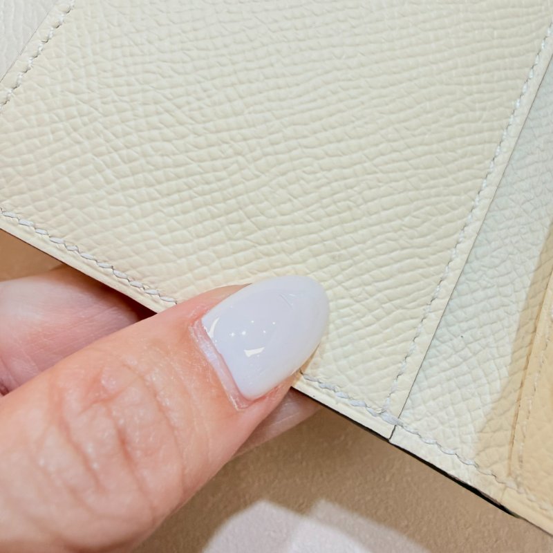 HERMES- Nata奶油白拚淺褐亮面鱷魚皮銀釦Bearn Epsom三折短夾-26