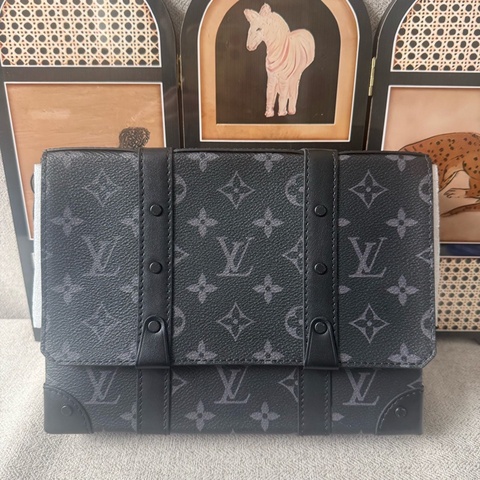 99新LouisVuitton路易威登 trunk黑花盒子郵差包 芯片款