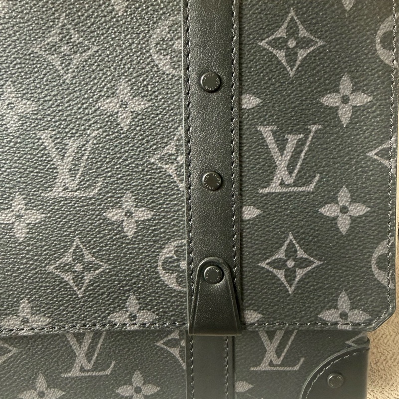 99新LouisVuitton路易威登 trunk黑花盒子郵差包 芯片款-2
