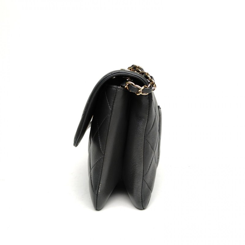 CHANEL TrendyCC口蓋包小號黑色羊皮30開金扣肩背包-1