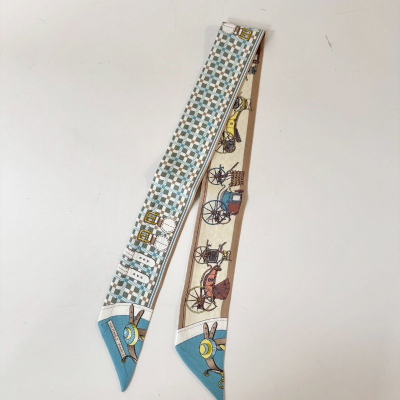 HERMES Les Voitures Nouvelles Twilly 真絲 雙面 馬車 白色配淺藍 絲巾-1