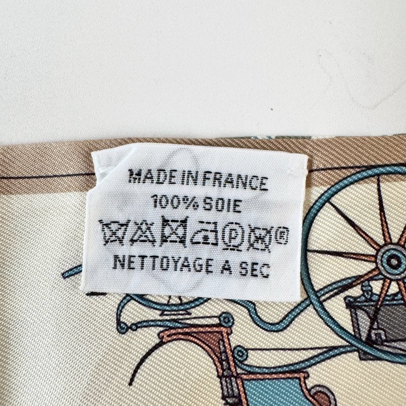 HERMES Les Voitures Nouvelles Twilly 真絲 雙面 馬車 白色配淺藍 絲巾-4