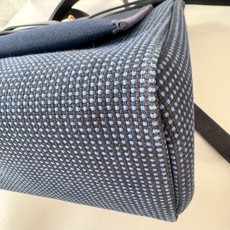 HERMES Herbag 31 稀有 華夫格藍 金釦 皮革 帆布 Black Noir 斜背包-5