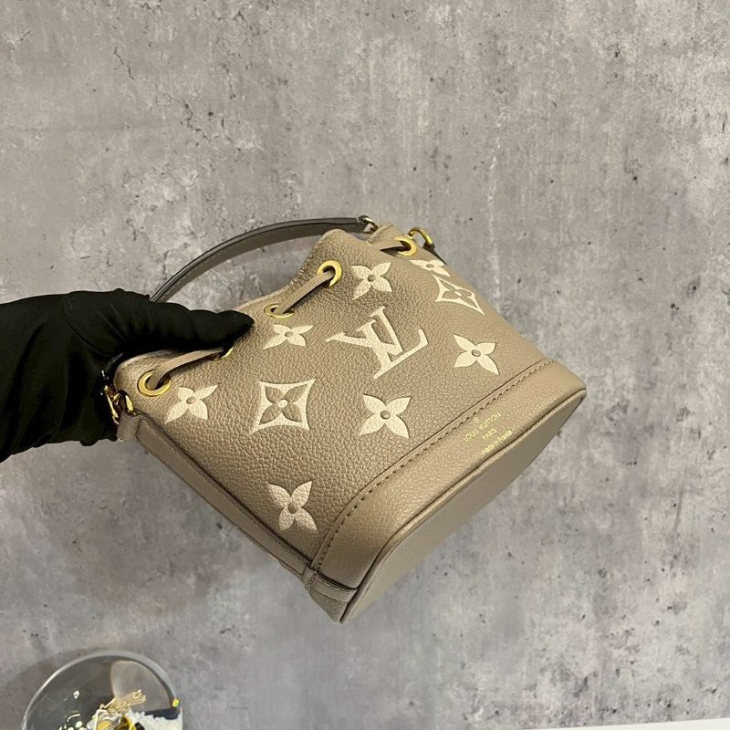 LV Nano Noe 水桶包 斑鳩灰 晶片款-11