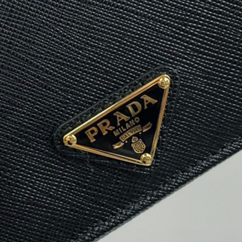 Prada wallet ( Black ) QHH / F0002-4