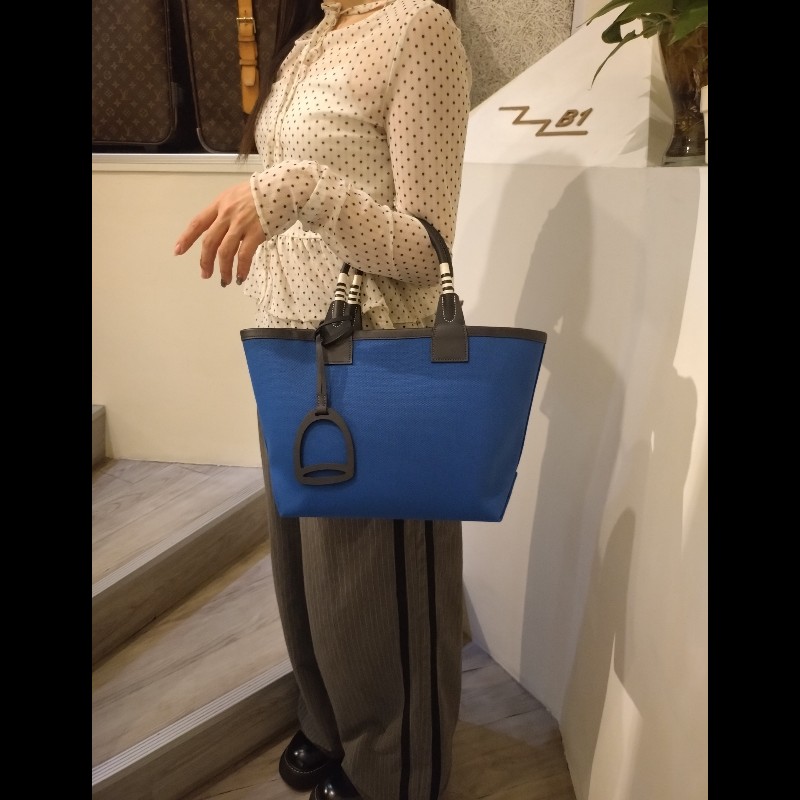 Hermes 黑把藍布身托特包 steeple 25-2