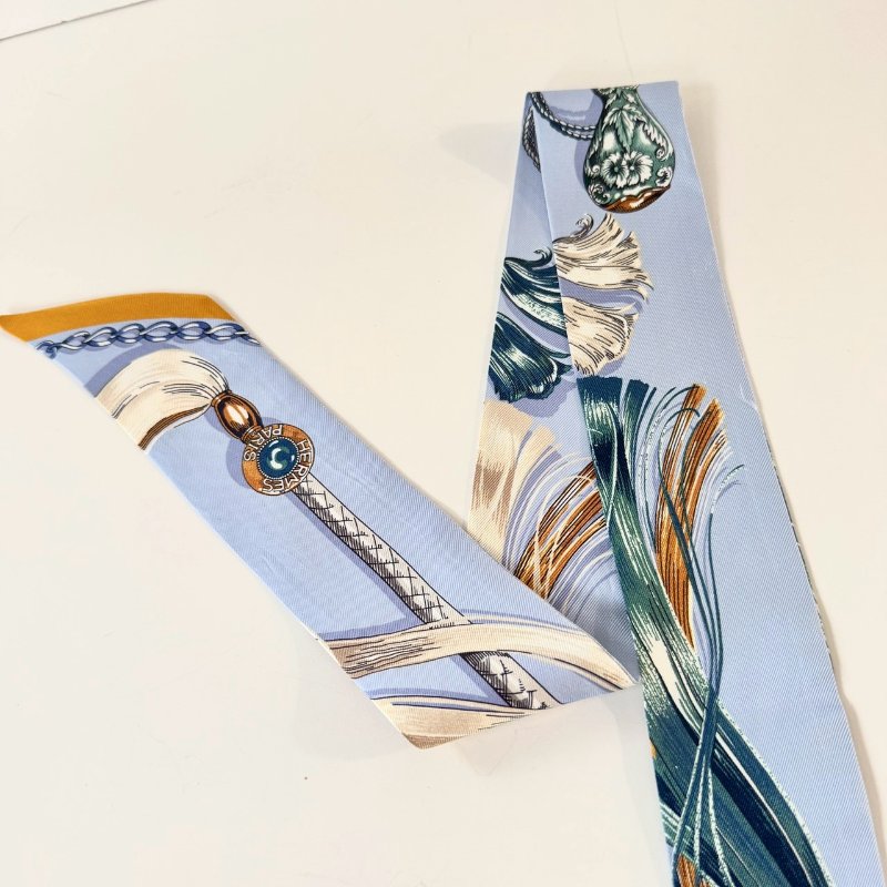HERMES Cavalcades Twilly 絲巾 淺藍色 真絲 馬術器具目錄-3