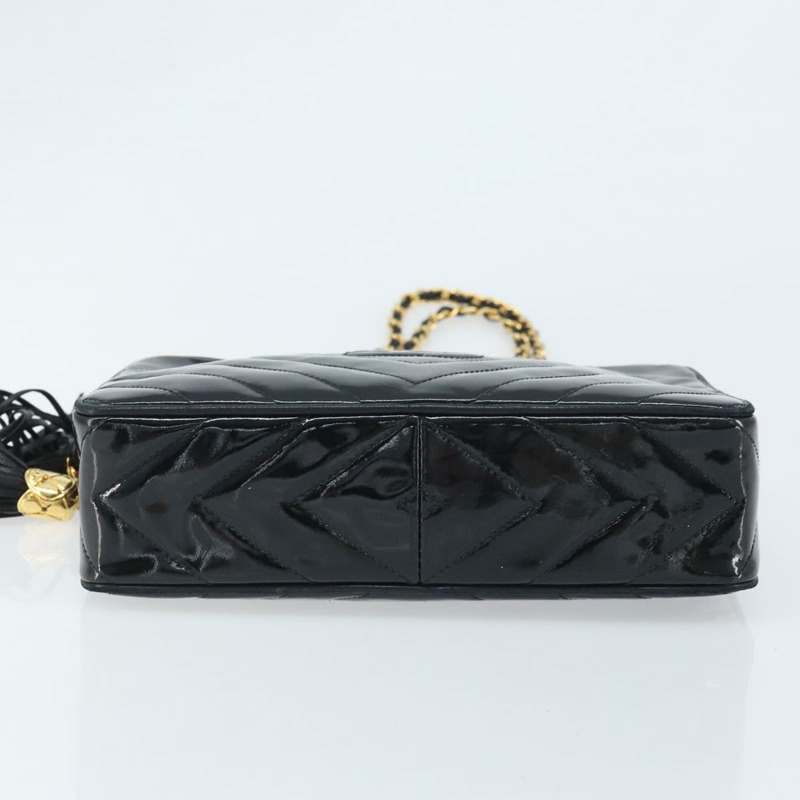 【日本直送】香奈兒 COCO 標誌鏈條肩背包 漆皮黑色金色雙C標誌 Auth BAZ033A-4