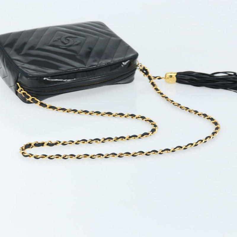 【日本直送】香奈兒 COCO 標誌鏈條肩背包 漆皮黑色金色雙C標誌 Auth BAZ033A-6