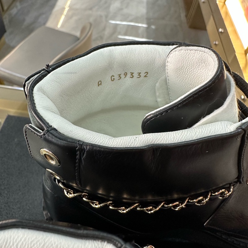 閒置未使用Chanel 香奈兒皮穿鏈 厚底短靴 36碼 輕量化的厚底,附件:盒子 跟高5.5cm-4