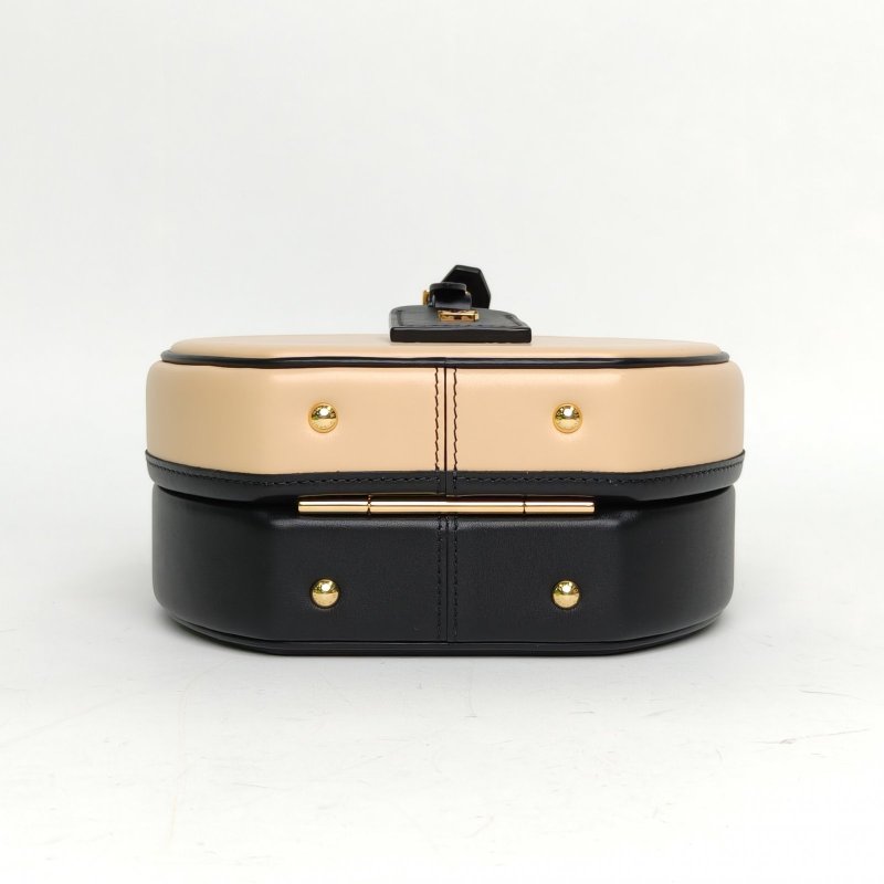 LOUIS VUITTON 拼色牛皮2018PETITEBOITECHAPEAU硬圓餅中號肩背包-4
