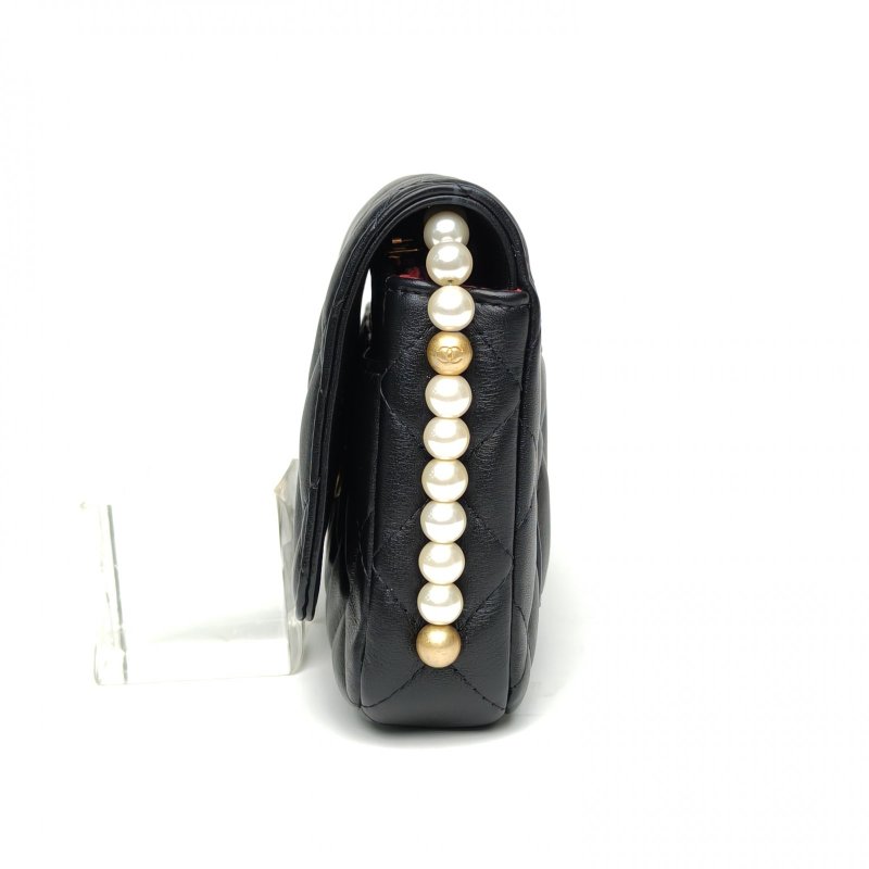 CHANEL 21SCFWOC黑色31開金扣牛皮珍珠拼皮肩帶肩背包-1