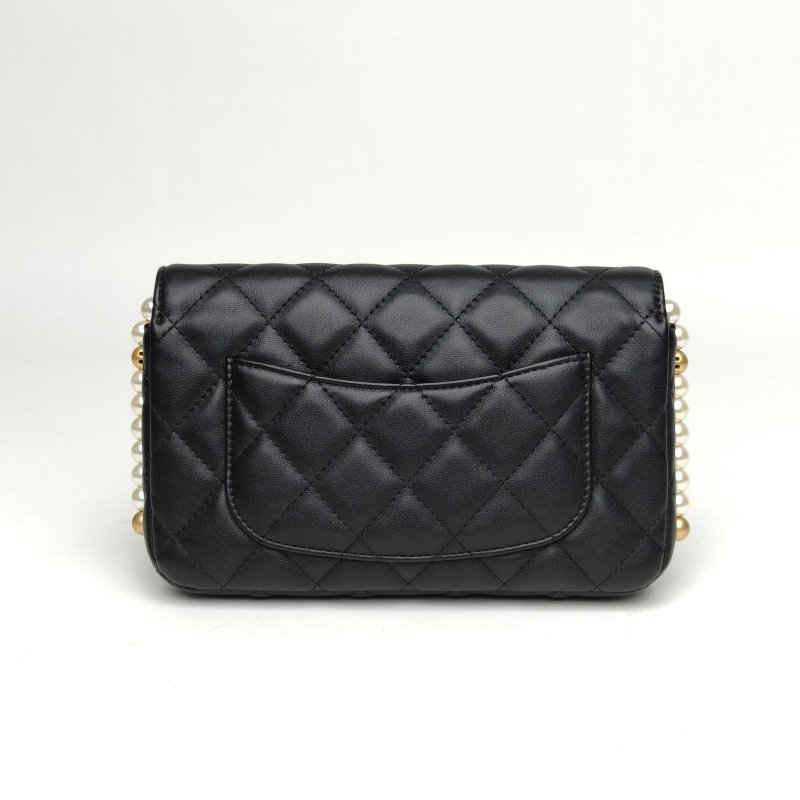 CHANEL 21SCFWOC黑色31開金扣牛皮珍珠拼皮肩帶肩背包-2