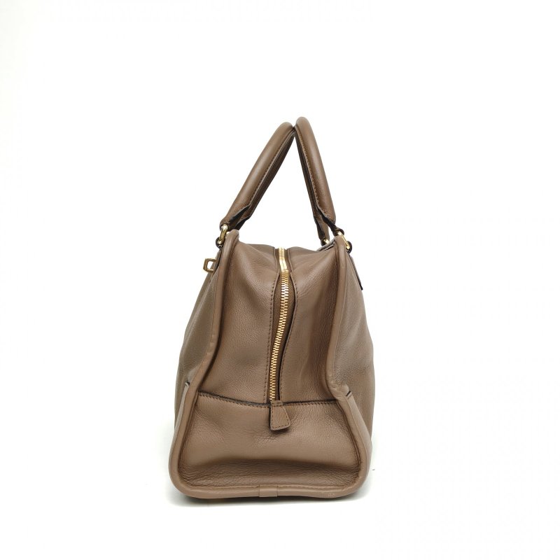 LOEWE Amazona36Bag棕色牛皮金扣肩背包-1