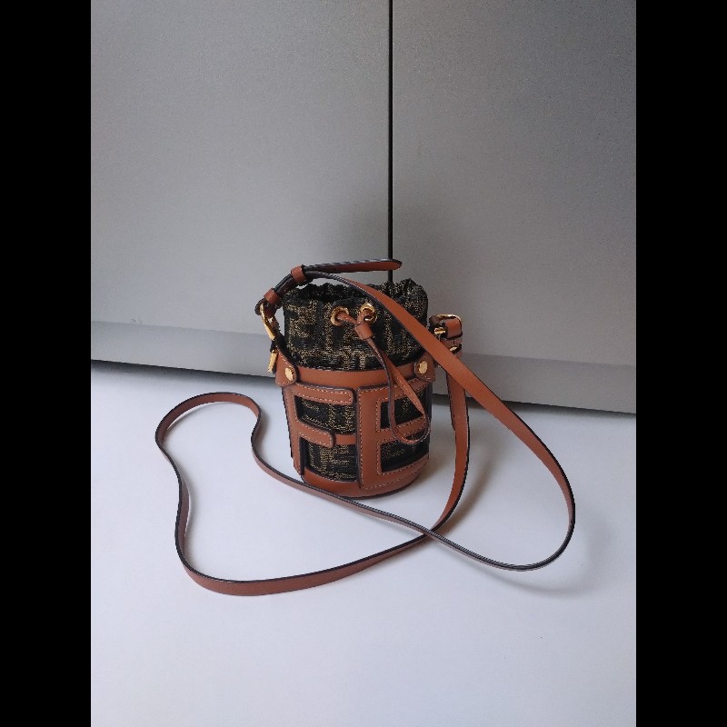 Fendi 咖皮邊FF logo 布束口斜背小水桶包-5