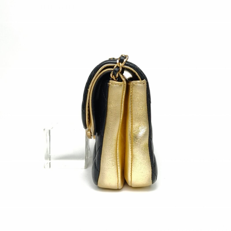 CHANEL 19A埃及系列大logo口蓋包拼色羊皮28開金扣肩背包-1