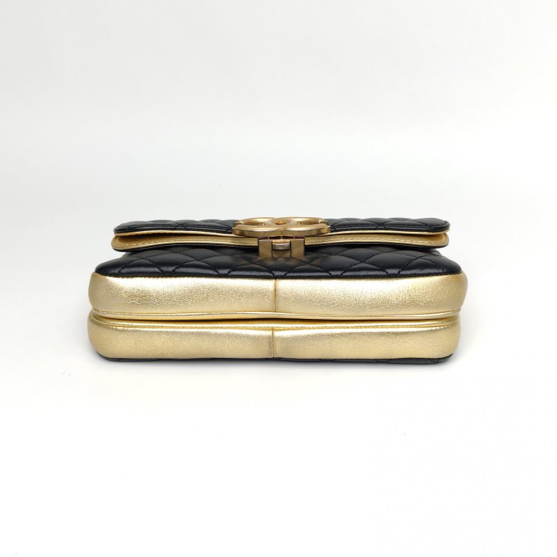 CHANEL 19A埃及系列大logo口蓋包拼色羊皮28開金扣肩背包-4