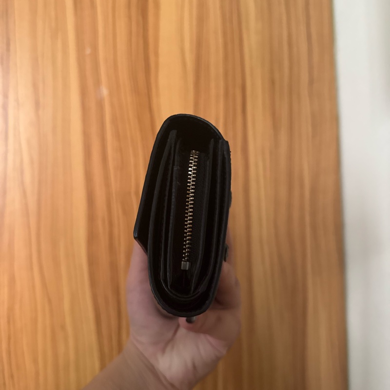 Vivienne Westwood 日本限定三折牛皮金釦短夾🇯🇵-1