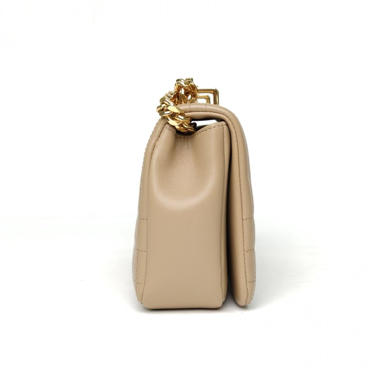 Burberry Lola蘿納包小號23奶茶色羊皮肩背包-3