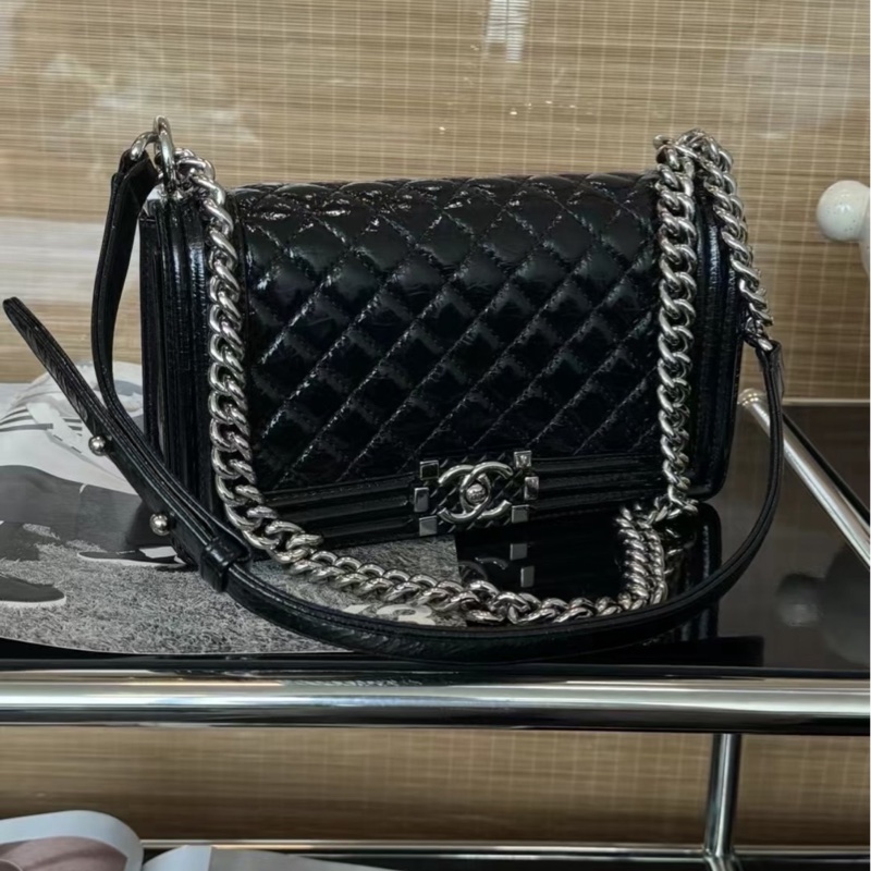 Chanel 油蠟皮黑銀Leboy 中號-0