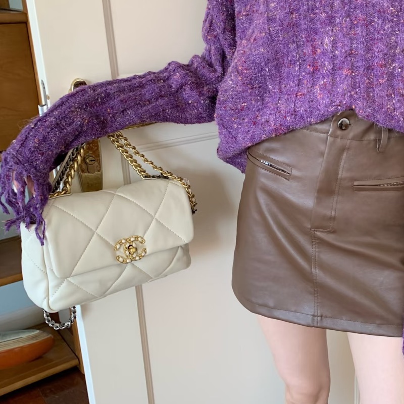 CHANEL香奈兒 白色小號19bag🪿🪿黑金白鏈美滋滋的-0