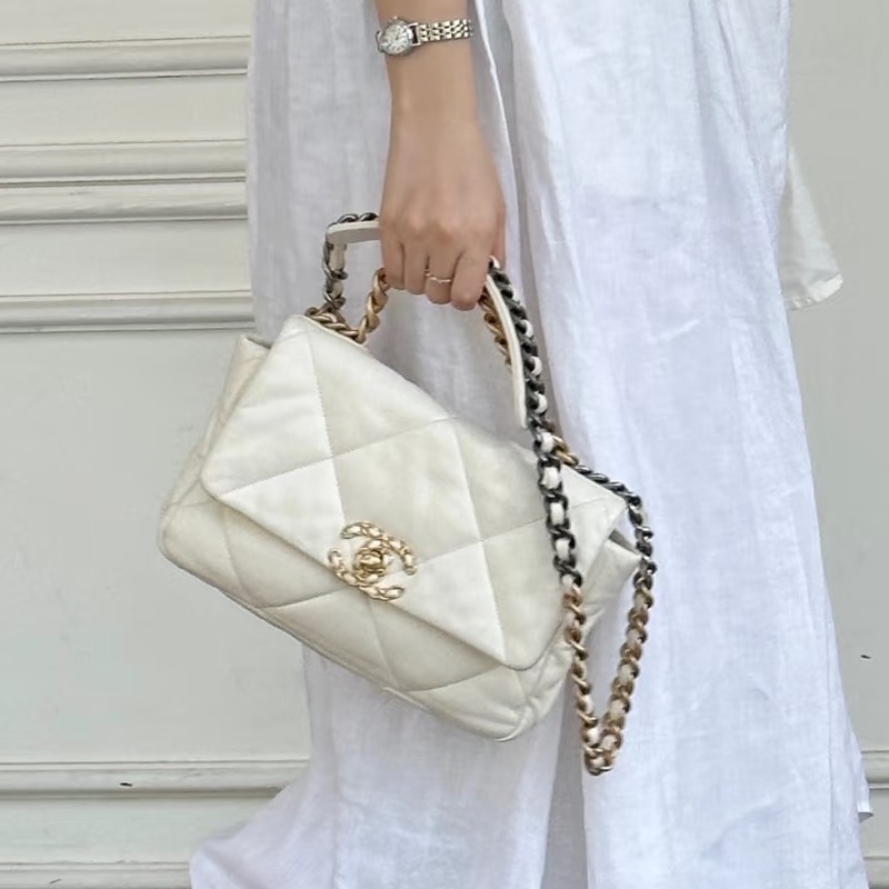 CHANEL香奈兒 白色小號19bag🪿🪿黑金白鏈美滋滋的-1