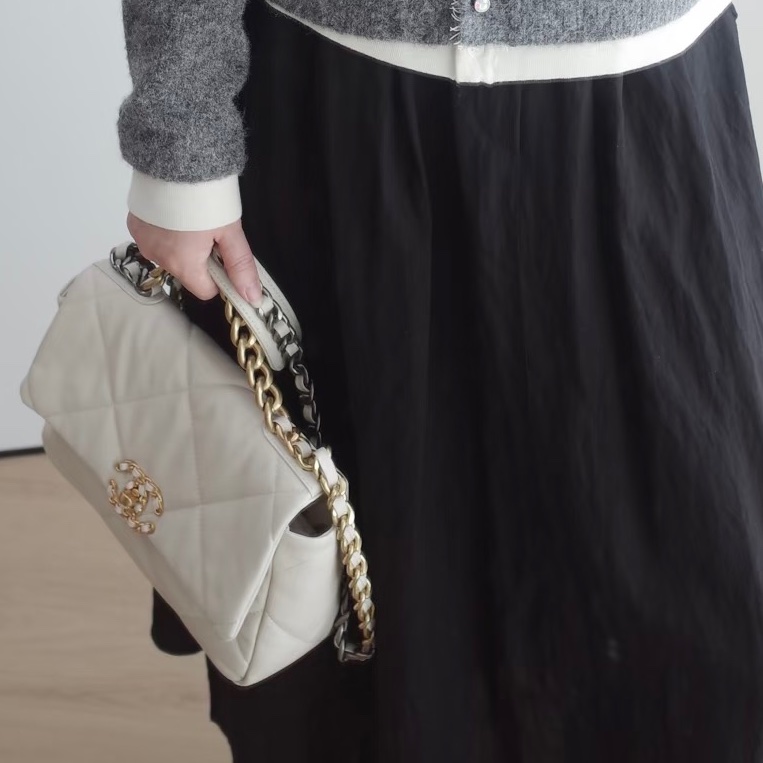 CHANEL香奈兒 白色小號19bag🪿🪿黑金白鏈美滋滋的-6