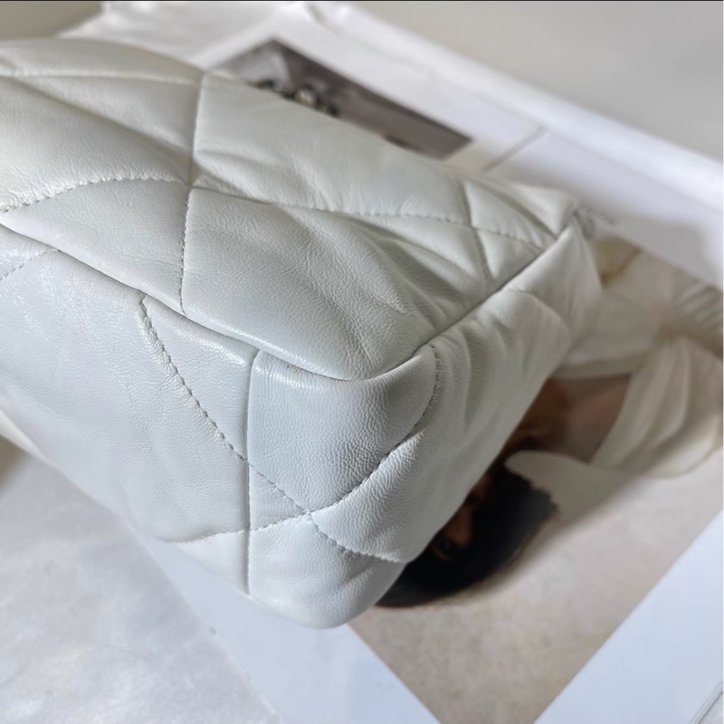 CHANEL香奈兒 白色小號19bag🪿🪿黑金白鏈美滋滋的-17