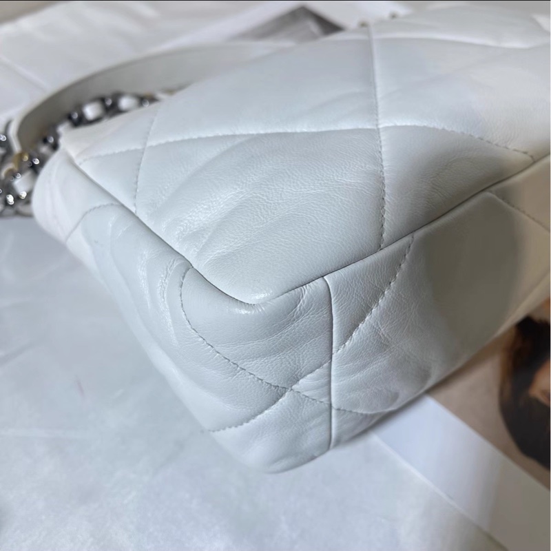 CHANEL香奈兒 白色小號19bag🪿🪿黑金白鏈美滋滋的-18