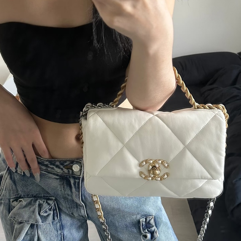 CHANEL香奈兒 白色小號19bag🪿🪿黑金白鏈美滋滋的-19