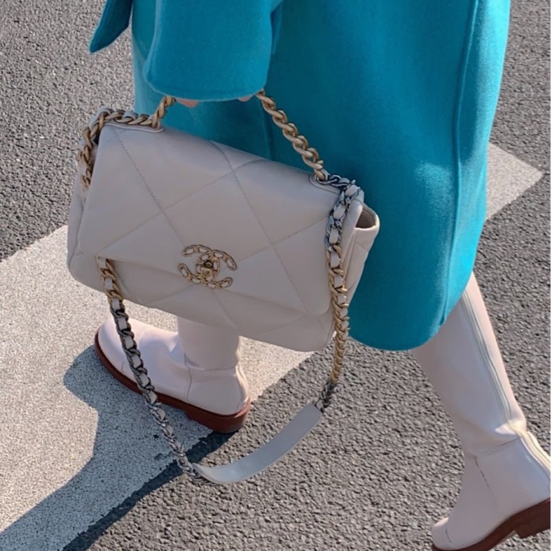 CHANEL香奈兒 白色小號19bag🪿🪿黑金白鏈美滋滋的-26