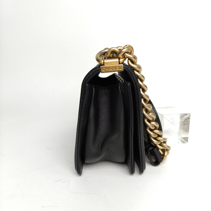 CHANEL Leboy小號黑色牛皮29開金扣菱格紋/皮穿鏈滾邊肩背包-1