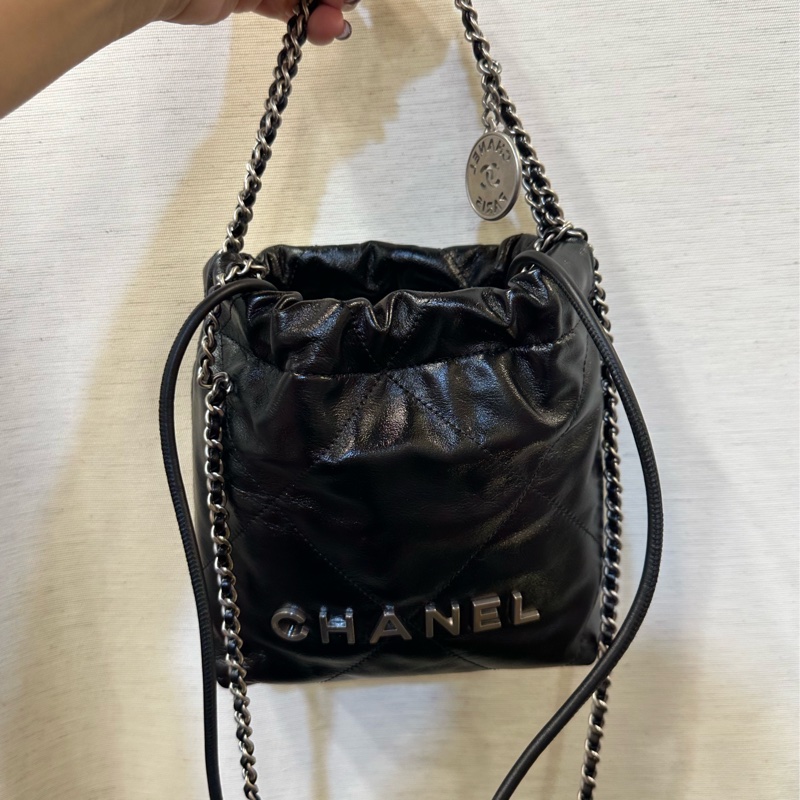 Chanel 黑牛皮霧銀釦mini 22包 AS3980-0