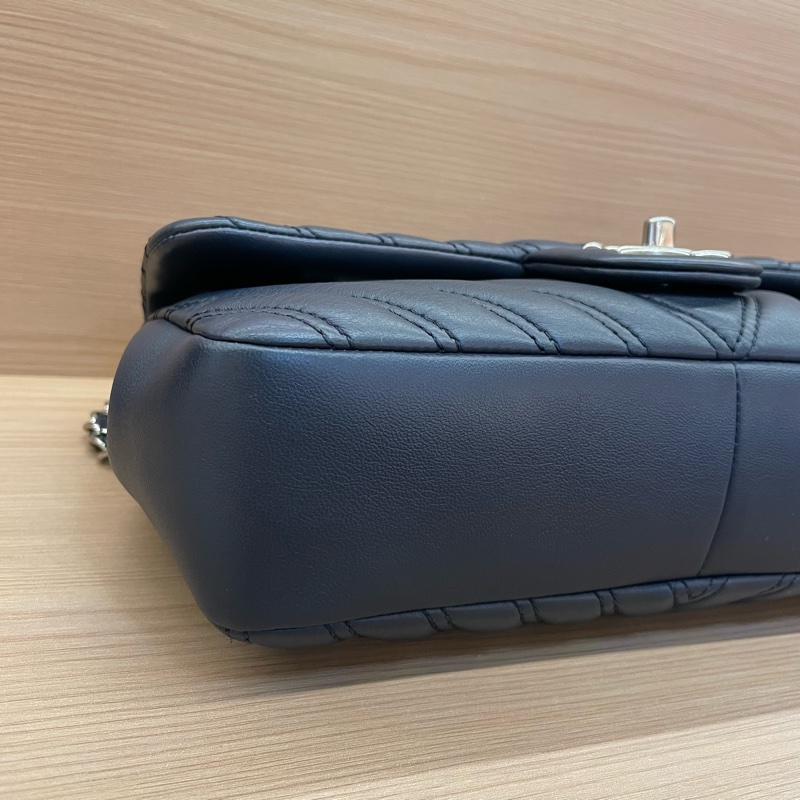 NO:D6 Chanel/藍銀羊皮中號v纹翻盖包 CF 2016年 21開 有塵袋 無卡 無盒子 尺寸底長26*高15*-6