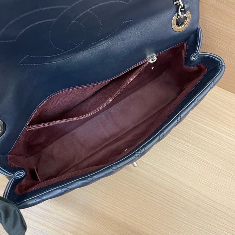 NO:D6 Chanel/藍銀羊皮中號v纹翻盖包 CF 2016年 21開 有塵袋 無卡 無盒子 尺寸底長26*高15*-12