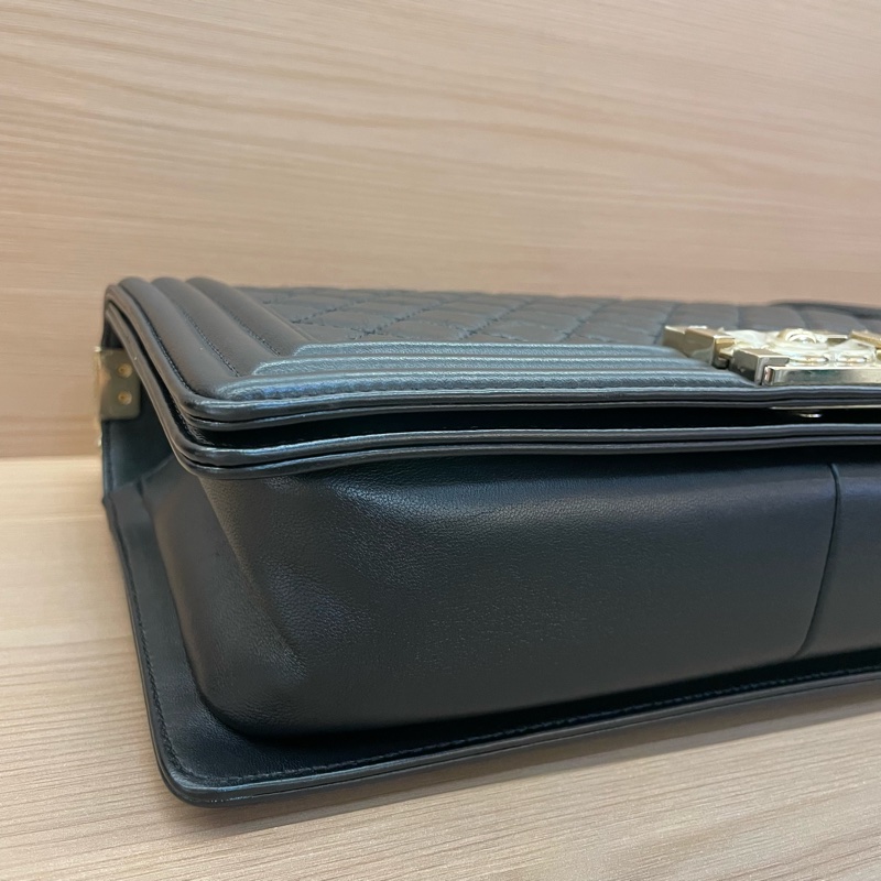 NO:D1 Chanel 黑銀LEBOY   中大號 2017年 23開 牛皮鏈條包 有塵袋 無卡 無盒子 尺寸底長 28*高17*寬8*-6