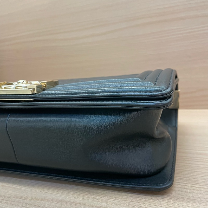 NO:D2 Chanel 黑金 LEBOY 羊皮 2018年 24開 中號 菱格金扣鏈條包 有卡 有塵袋 無盒子 尺寸底長25*高15*寬8*-9