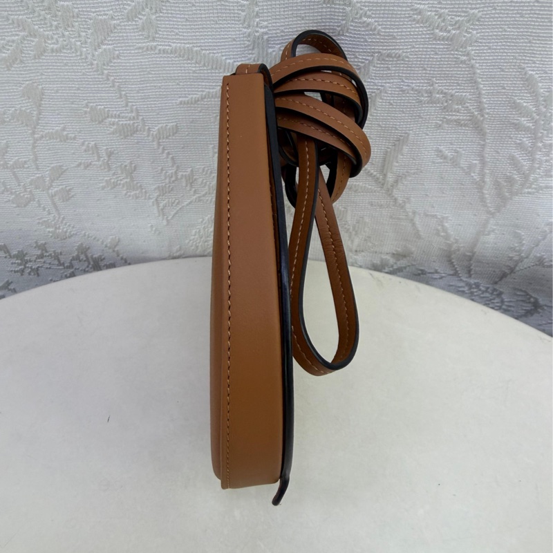 LOEWE Heel 小型 柔軟小牛皮馬鞍型斜背包-3