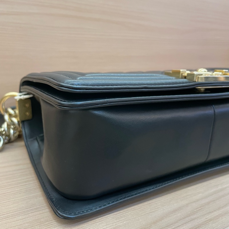 NO:D27 Chanel 黑金 LEBOY 2016年 21開 中號 牛皮经典菱格鏈條包 有塵袋 無卡無盒子 尺寸底長25*高15*寬8*-8