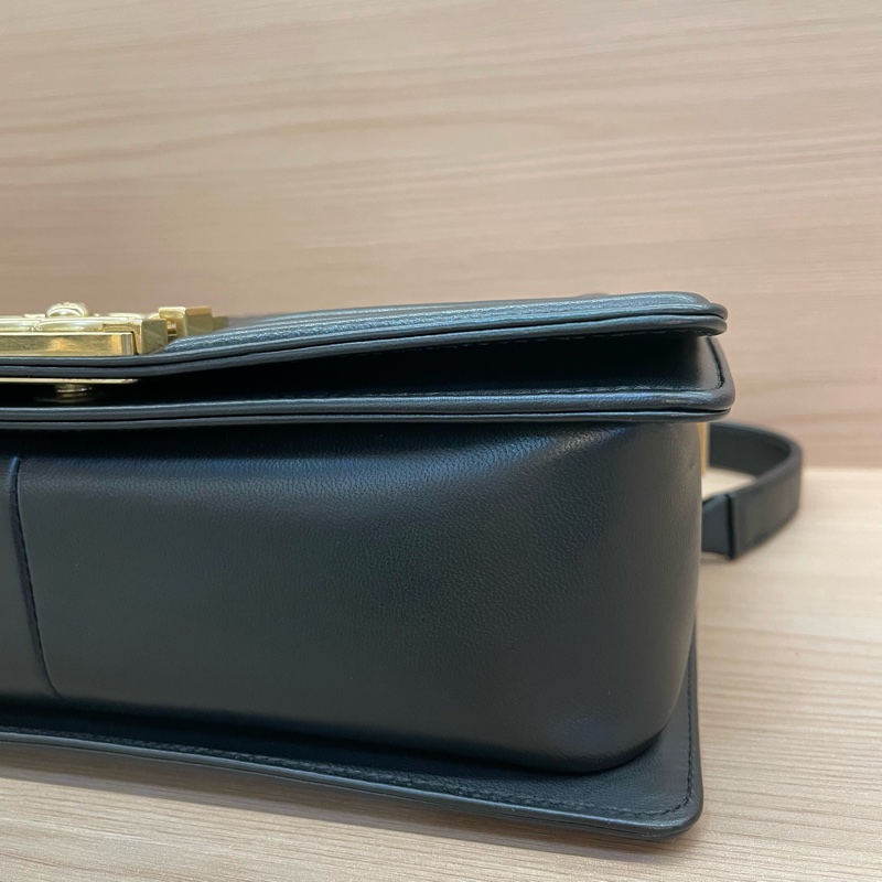 NO:D27 Chanel 黑金 LEBOY 2016年 21開 中號 牛皮经典菱格鏈條包 有塵袋 無卡無盒子 尺寸底長25*高15*寬8*-9