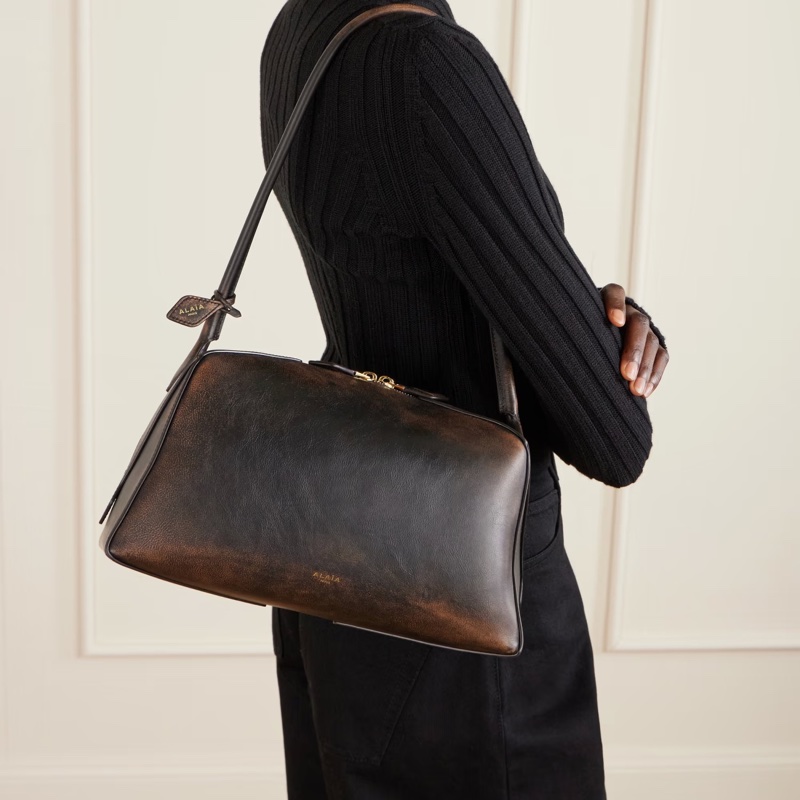 Alaia 女士 Le Bulldog 皮革單肩包 32cm*15cm*17cm-2