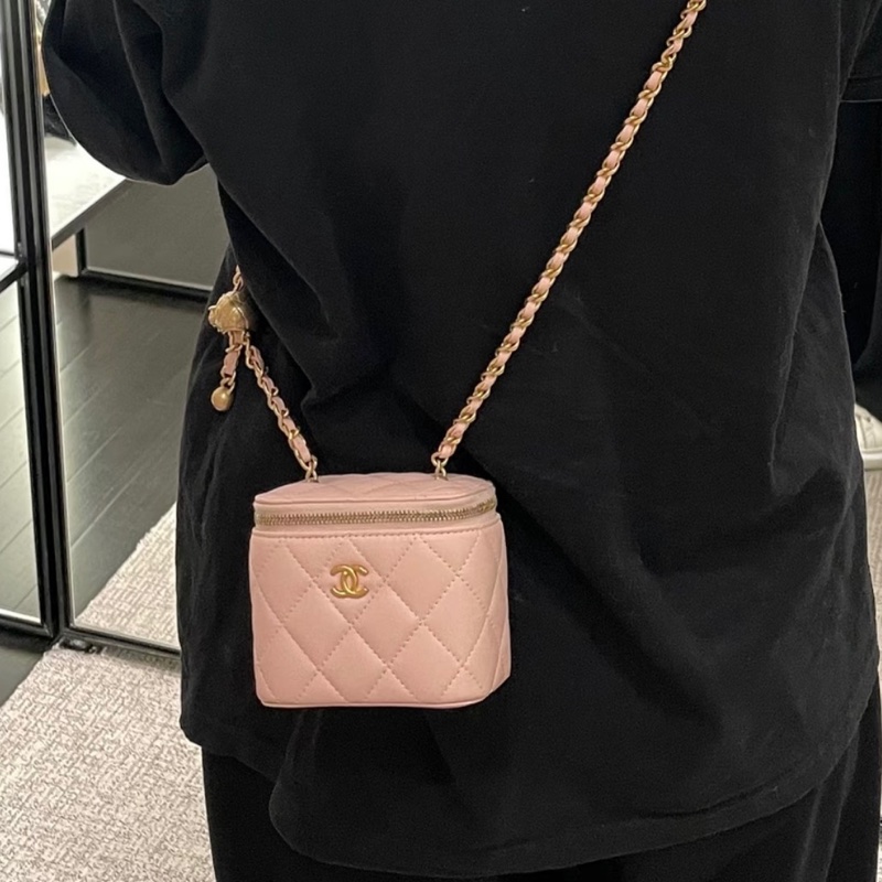 【96新 ✨ 全網最低價!】Chanel 香奈兒 裸粉色 羊皮 金球 小盒子 化妝盒 (大全套可送禮❗️)-0