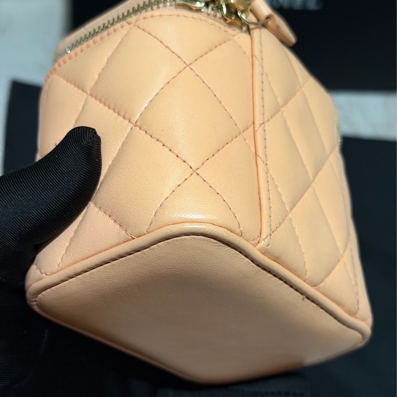 【96新 ✨ 全網最低價!】Chanel 香奈兒 裸粉色 羊皮 金球 小盒子 化妝盒 (大全套可送禮❗️)-13