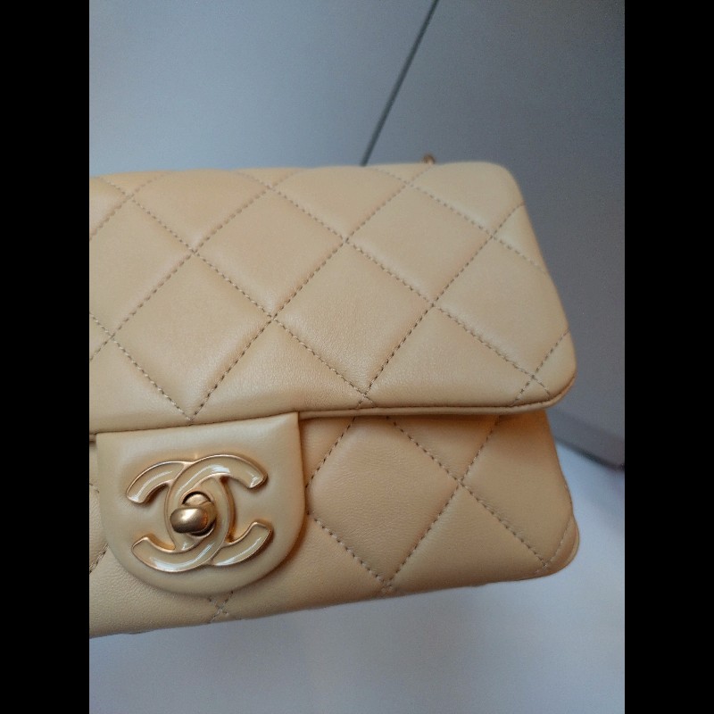 Chanel 金鍊奶黃羊皮菱格口蓋包-1