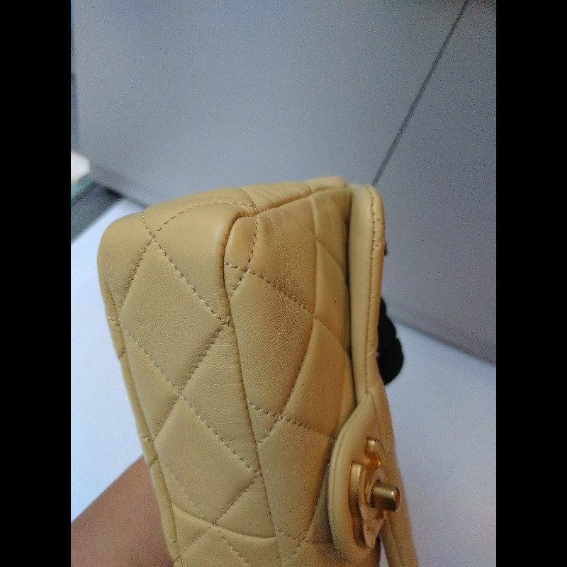Chanel 金鍊奶黃羊皮菱格口蓋包-12