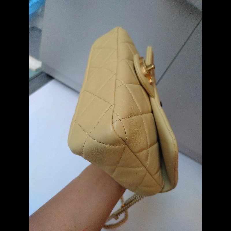 Chanel 金鍊奶黃羊皮菱格口蓋包-16