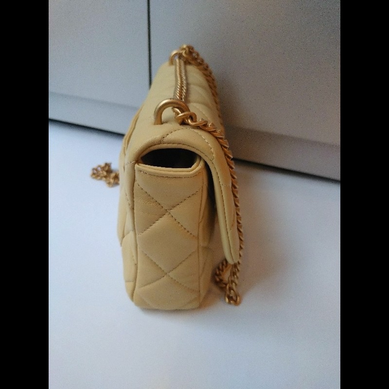 Chanel 金鍊奶黃羊皮菱格口蓋包-17