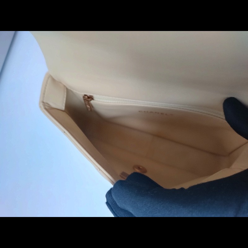 Chanel 金鍊奶黃羊皮菱格口蓋包-19