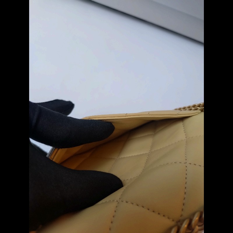 Chanel 金鍊奶黃羊皮菱格口蓋包-24