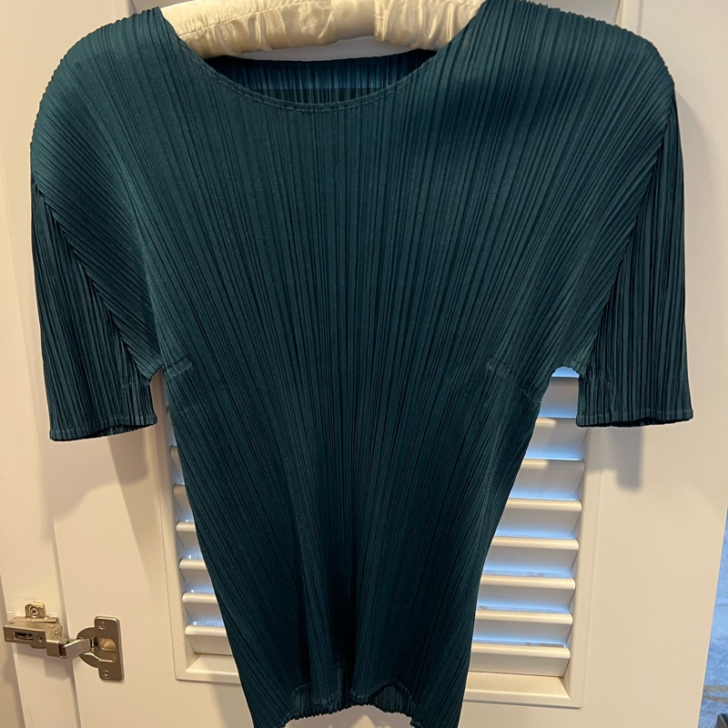 PLEATS PLEASE ISSEY MIYAKE, 3號-1